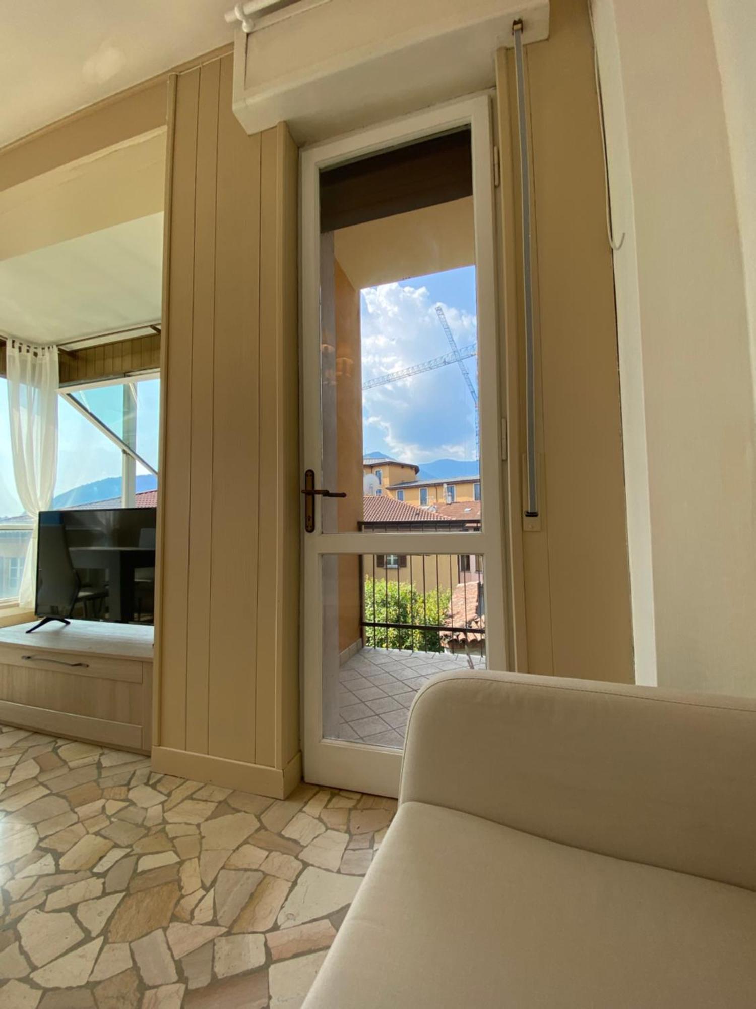 Como Lake Panorama Apartment Cadenabbia Luaran gambar